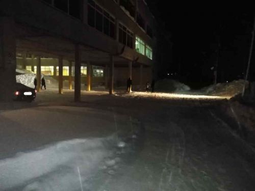 В пгт Ярега на территории школы в результате ДТП пострадала школьница